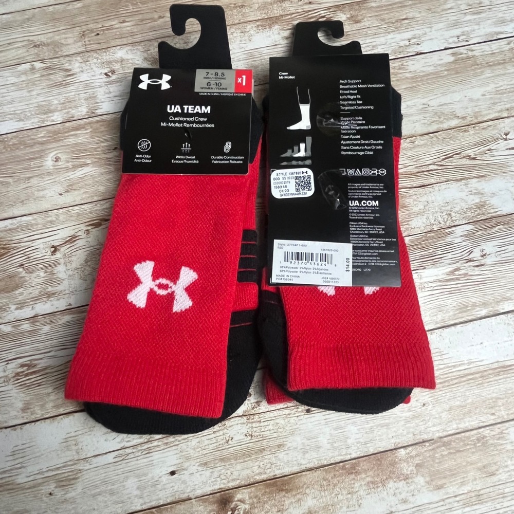 2 Under Armour UA Team‎ Cushioned Crew Socks Red Black Men's 7-8.5 Women's 6-10